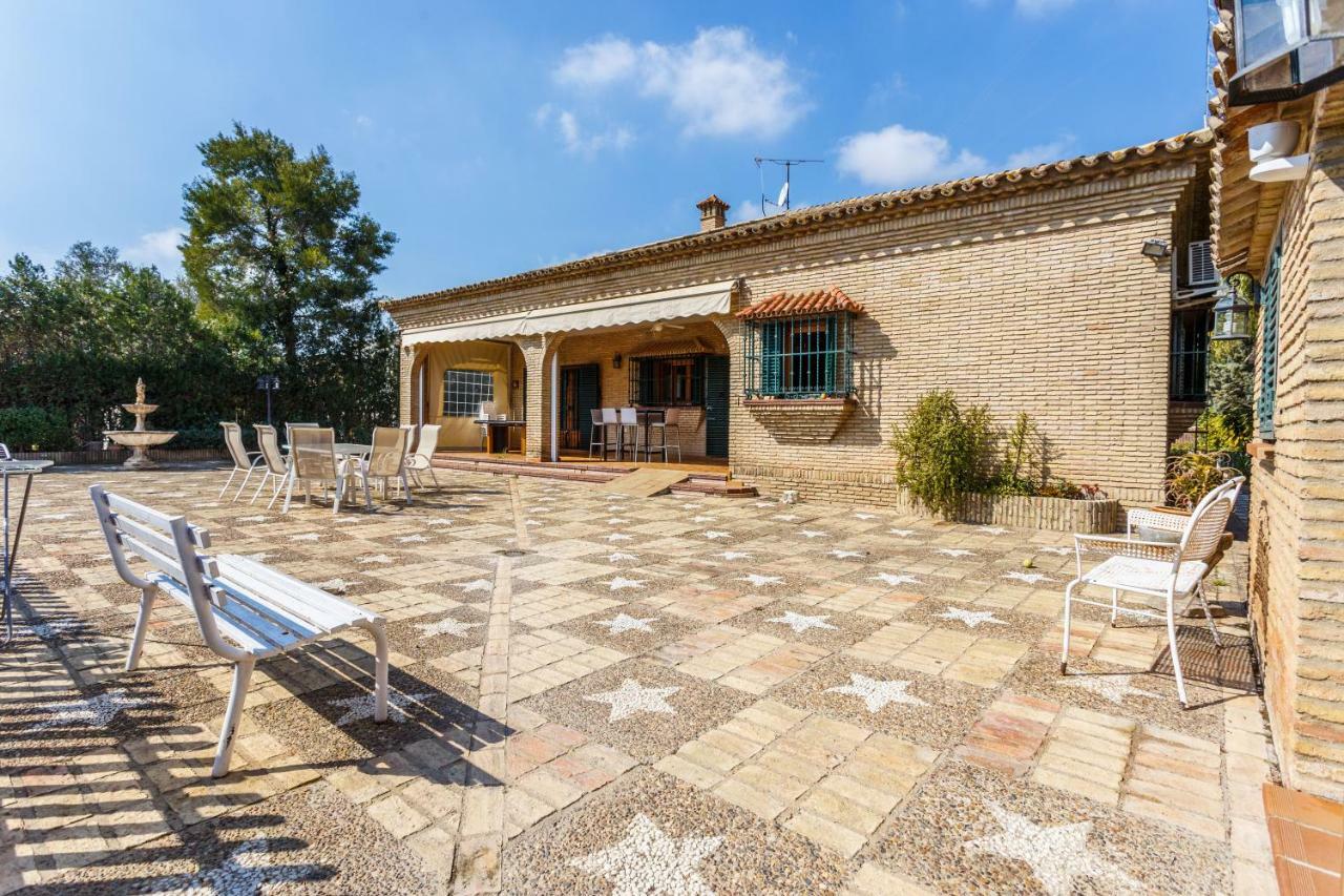 Chalet Virgen de los Reyes Mairena del Aljarafe Exterior foto