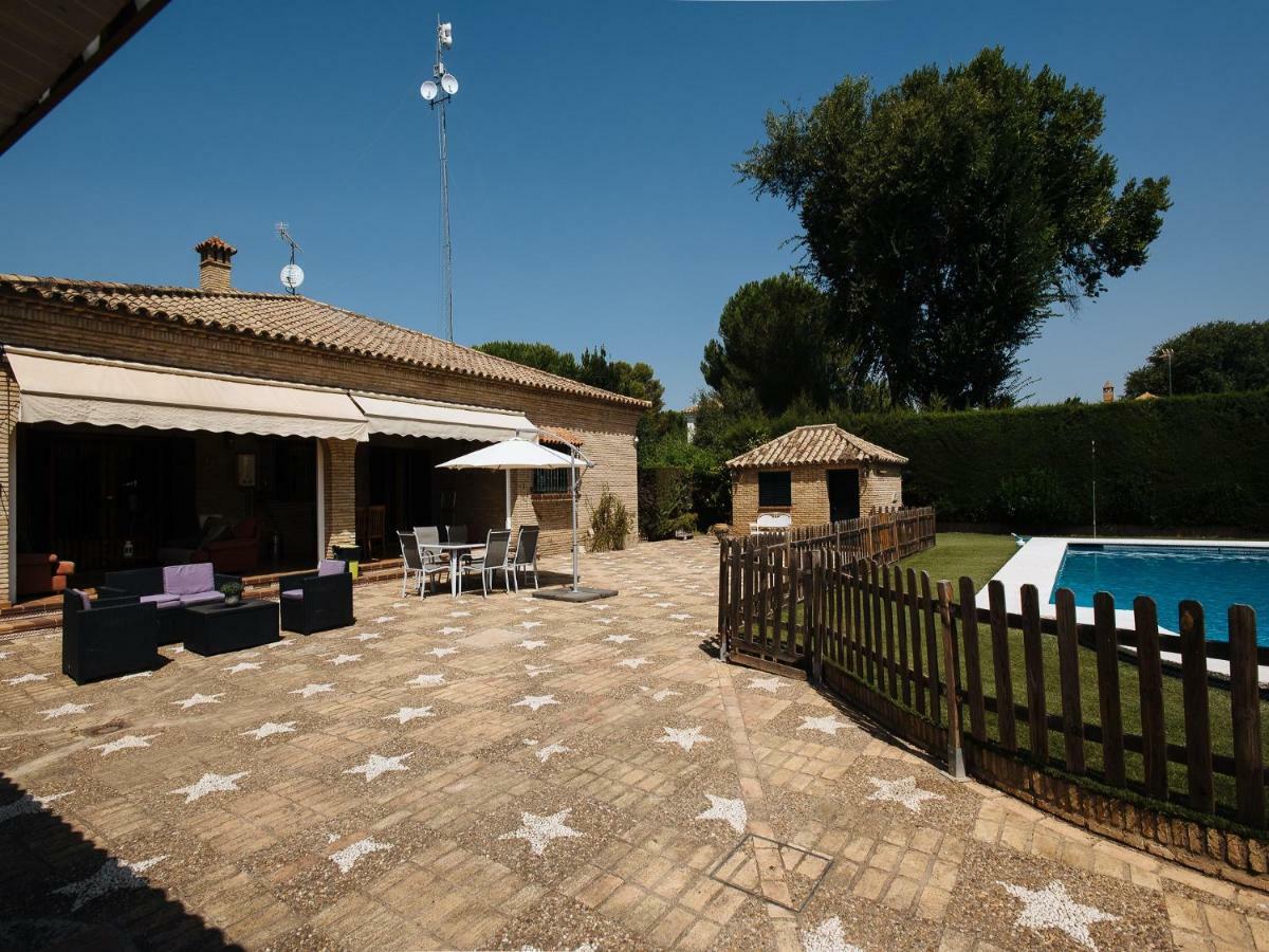 Chalet Virgen de los Reyes Mairena del Aljarafe Exterior foto